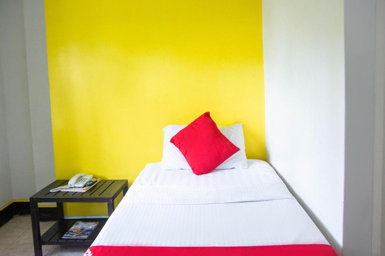Negrense Suites Bacolod Buitenkant foto